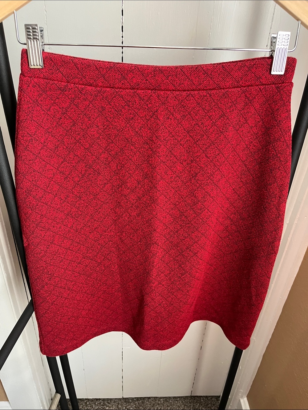 Liz Claiborne Red Textured Elastic Waist Skirt
